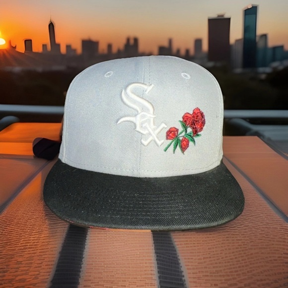 New Era Black Yankees & White White Sox Floral Patch Caps~Comes in two - Picture 5 of 8